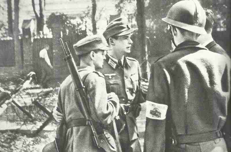 Envoys of the FFI at the headquarters of the city commander of Paris von Choltiz.