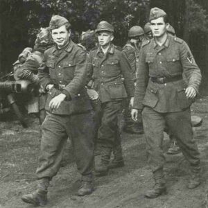 German PoWs of British paratroopers