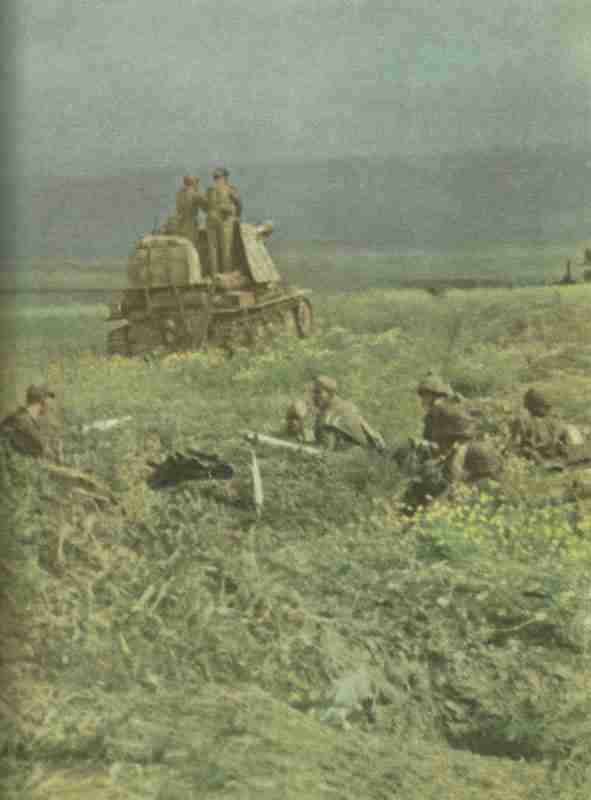 Tank destroyer with ompanying infantry on the Eastern Front