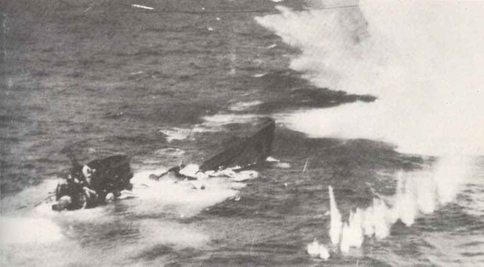 U 243 sinks from Sunderland px800