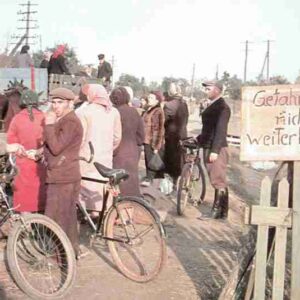 Polish refugees near Warsaw