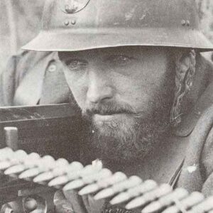 French soldier prepares to fire a Hotchkiss M1914 machine gun