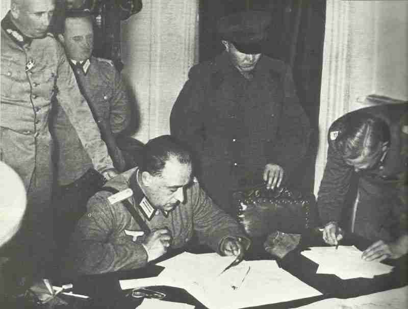 German and Russian officers in Poland 1939