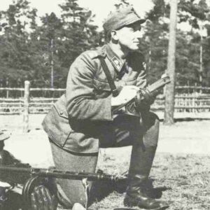 Finnish instructor for Suomi sub-machine gun