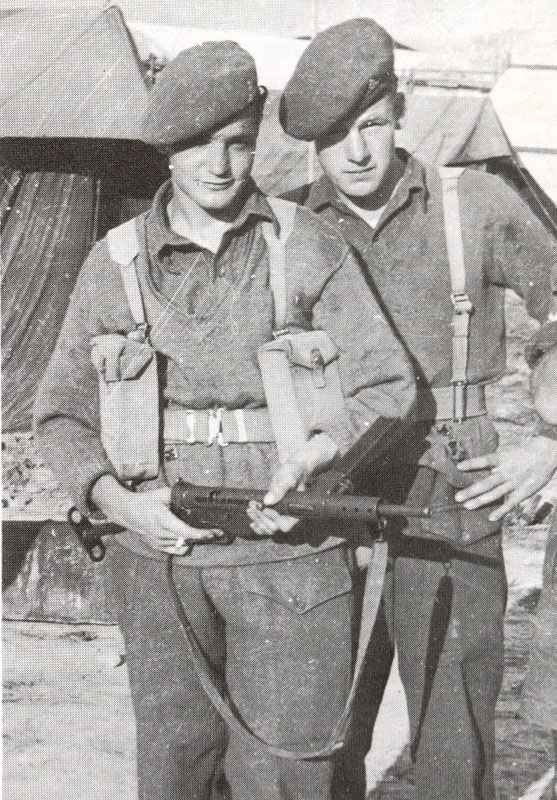 Sten Gun 2 British soldiers with a Mk 2 Sten gun.