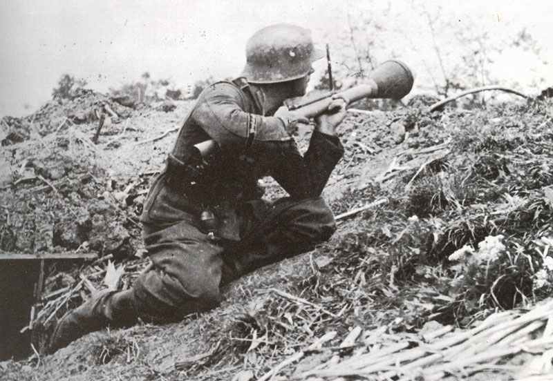 soldier preparing to fire a Panzerfaust