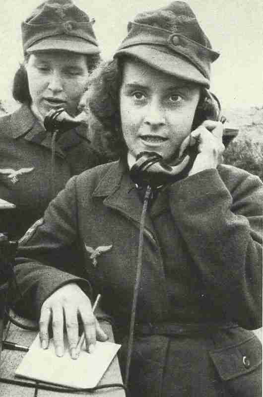 Diary December 6, 1944 20 Members of the German Flakwaffenhelferinnen Corps