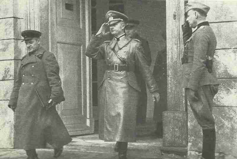 meeting between German and Russian officers