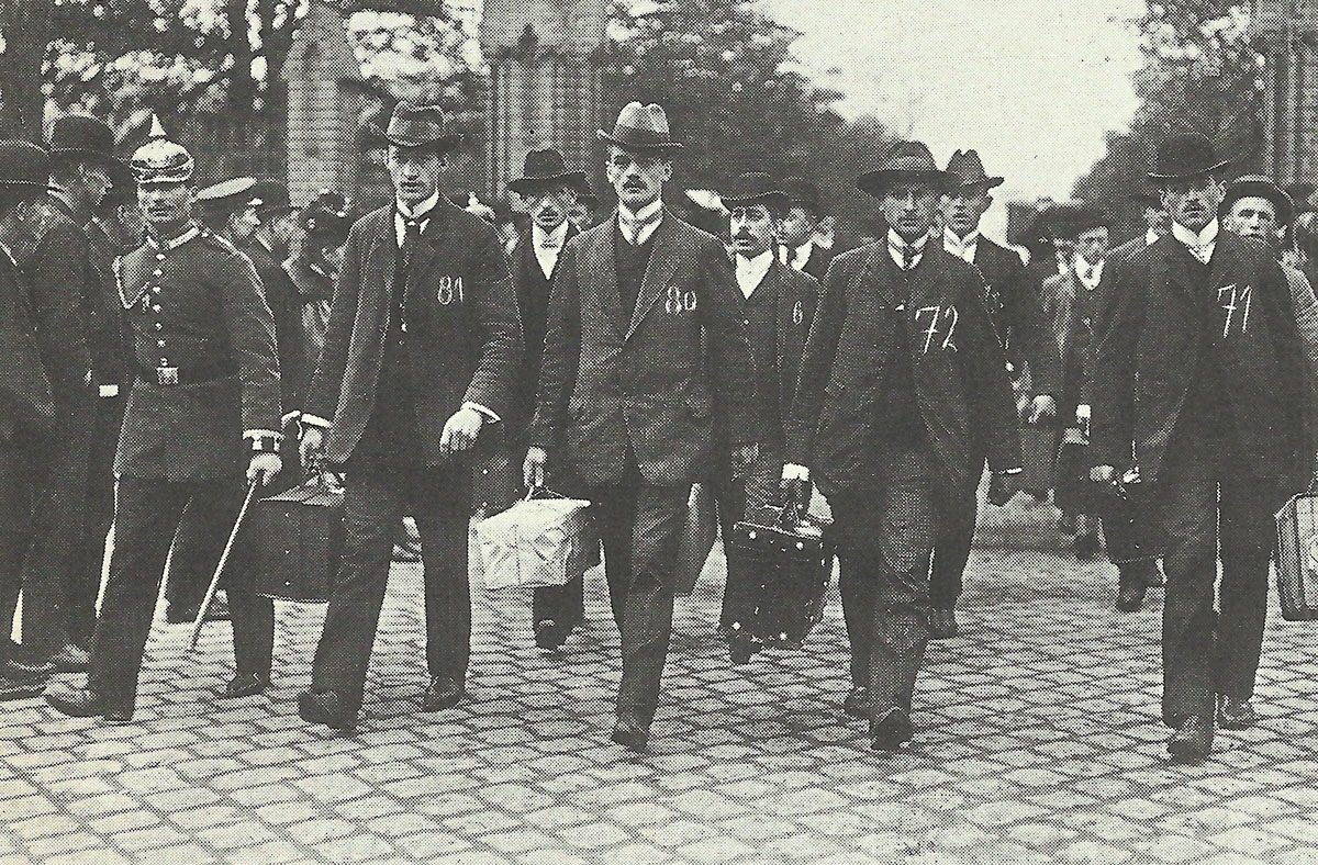 Distribution of the recruits to the guard regiments