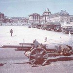 105-mm leFH 18 in front of Versailles palace.