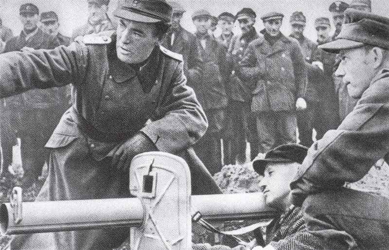 Exercise of soldiers of the German Volkssturm