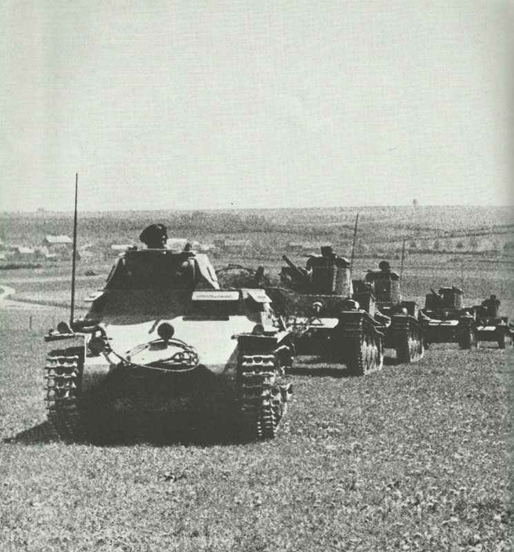 A Panzer I leads Panzer 38(t)