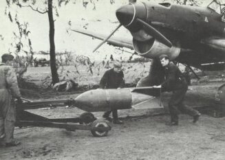 Stuka aufmunitioniert