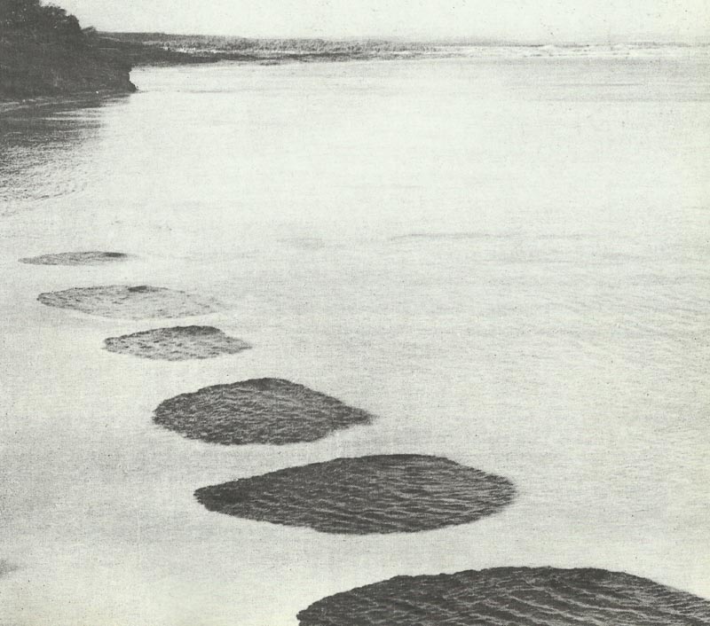 Artificial oil islands
