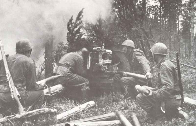 Finnish gun crew 1942 px800