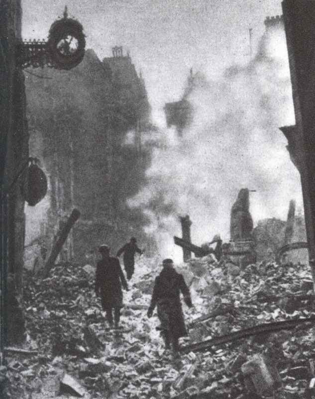 Diary December 8, 1940 4 Londoners walking on their way to work