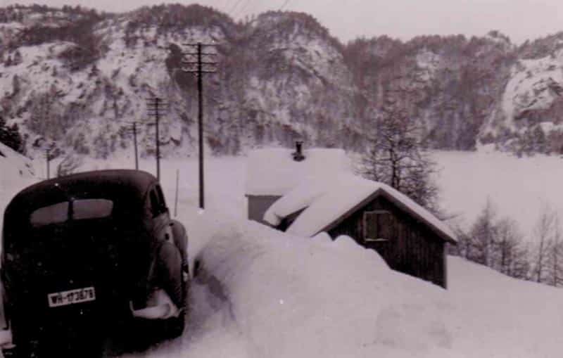 Wehrmacht car in the snow