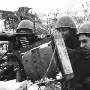 Italian crew of an 8mm M1935 Fiat Revelli machine gun