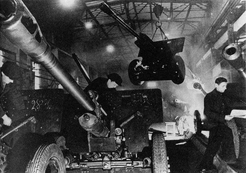 Production of ZIS3 field guns