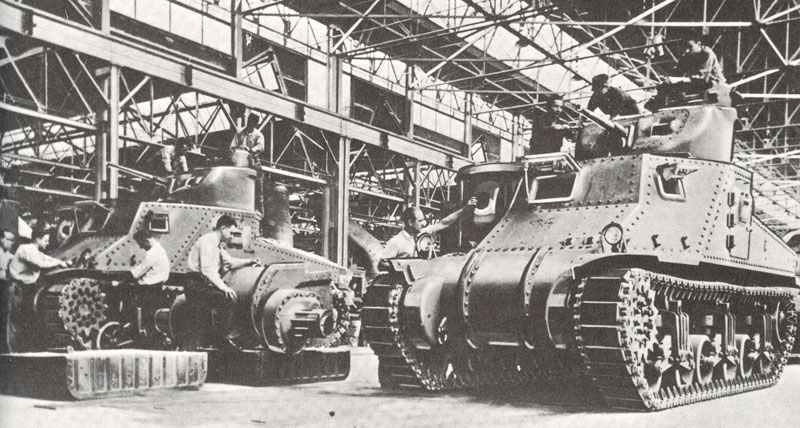 M3 Lee tanks under construction