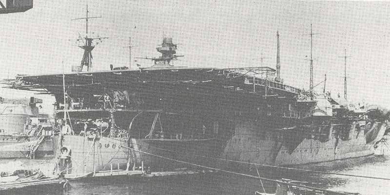 Construction of a Japanese aircraft carrier.