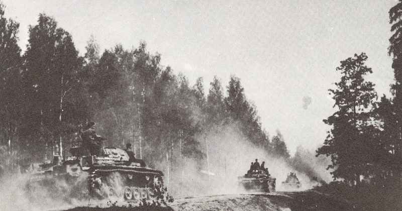 Tanks of Panzer Group 2 advance