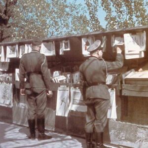 art market on the left bank of the Seine