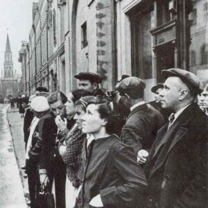 Russian civilians watching destructions in Moscow