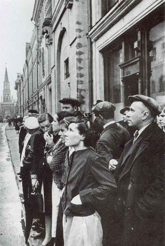 Russian civilians watching destructions in Moscow