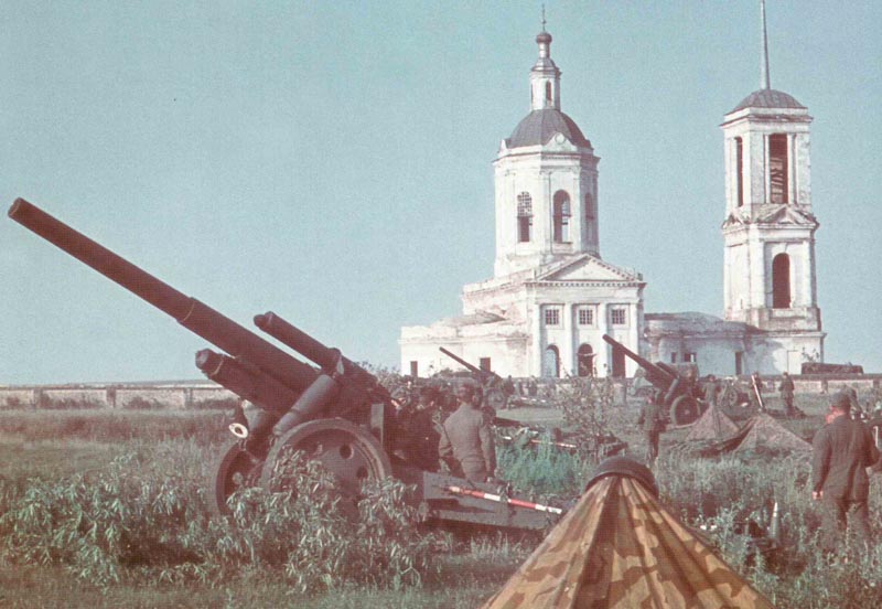 German battery with heavy cannon 18/49 (105mm)