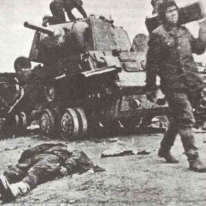 survivors of a destroyed Russian KV-1A tank rescues the ammunition