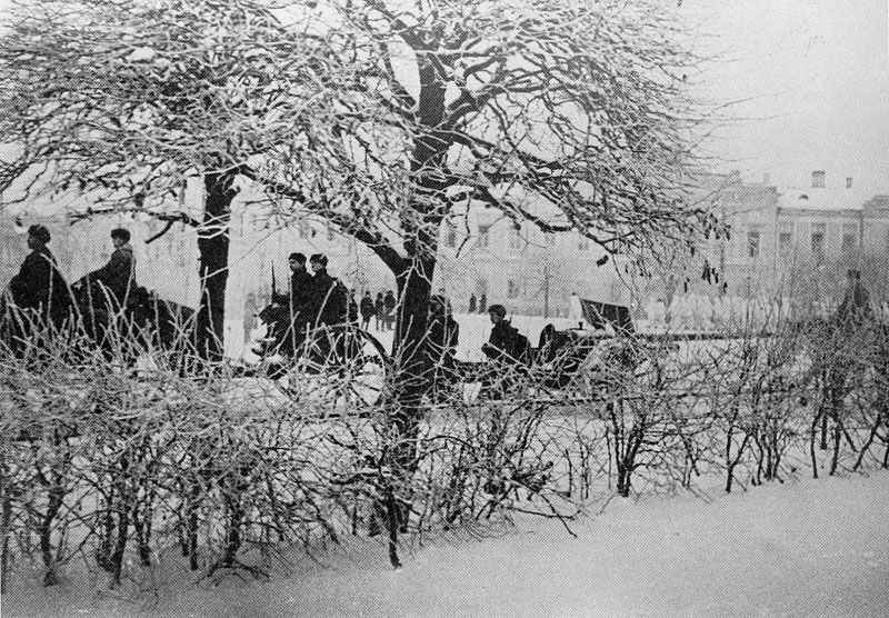 Russian artillery enters the re-captured Klin
