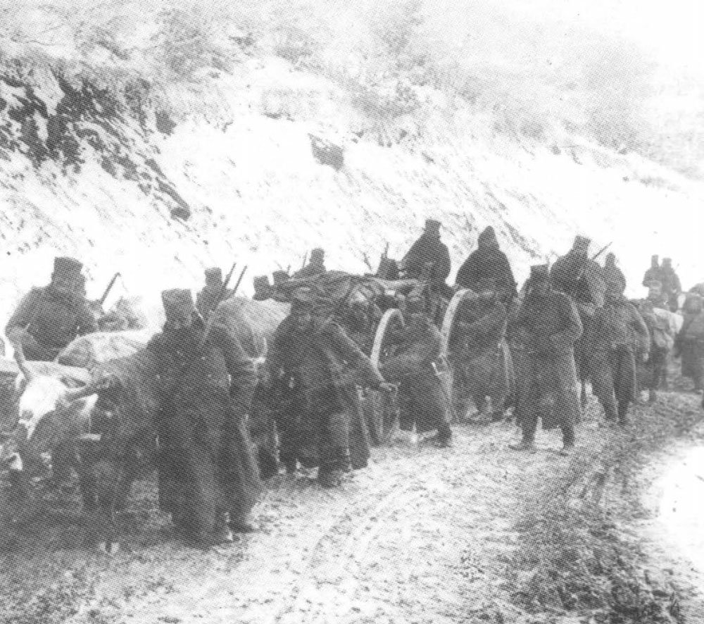 Serbian artillery on the winter move