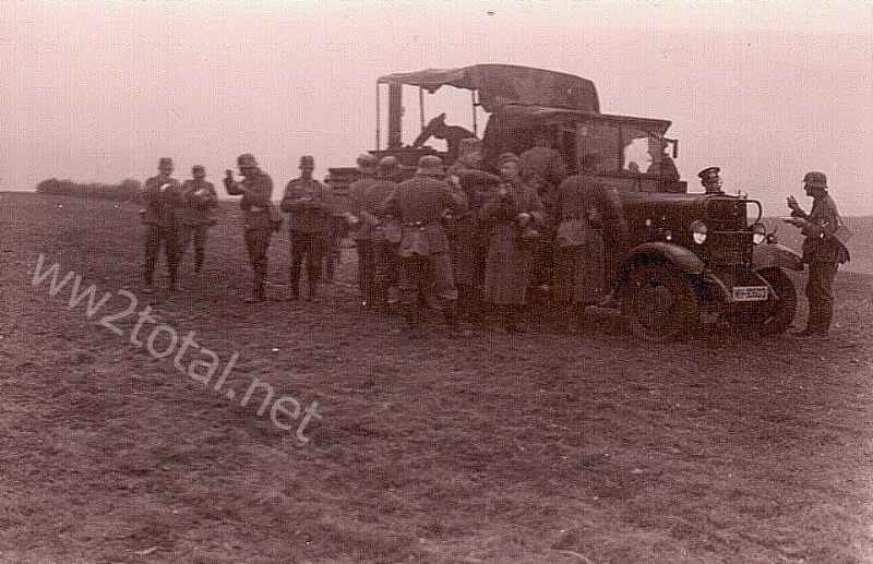 Mobile field kitchen
