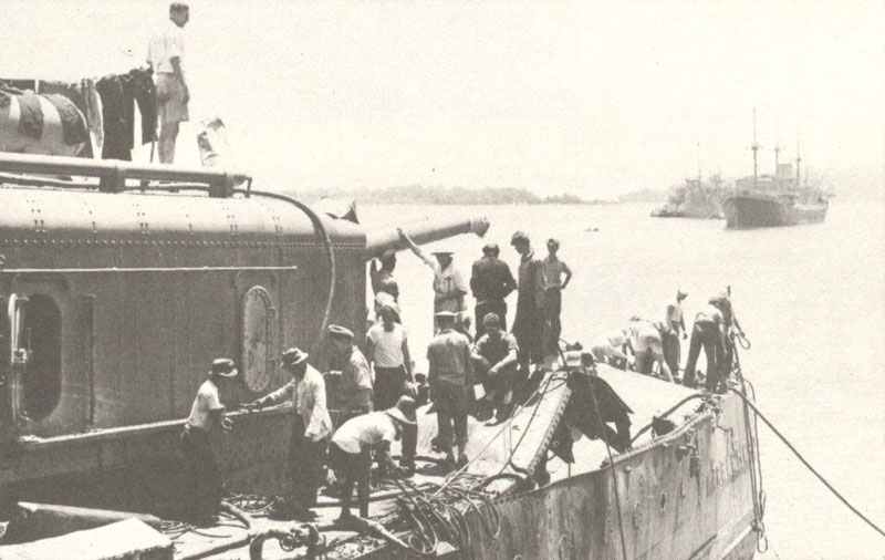 Diary February 4, 1942 38 crew of the US cruiser Marblehead inspects destructions