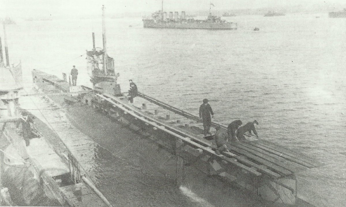 HMS E22