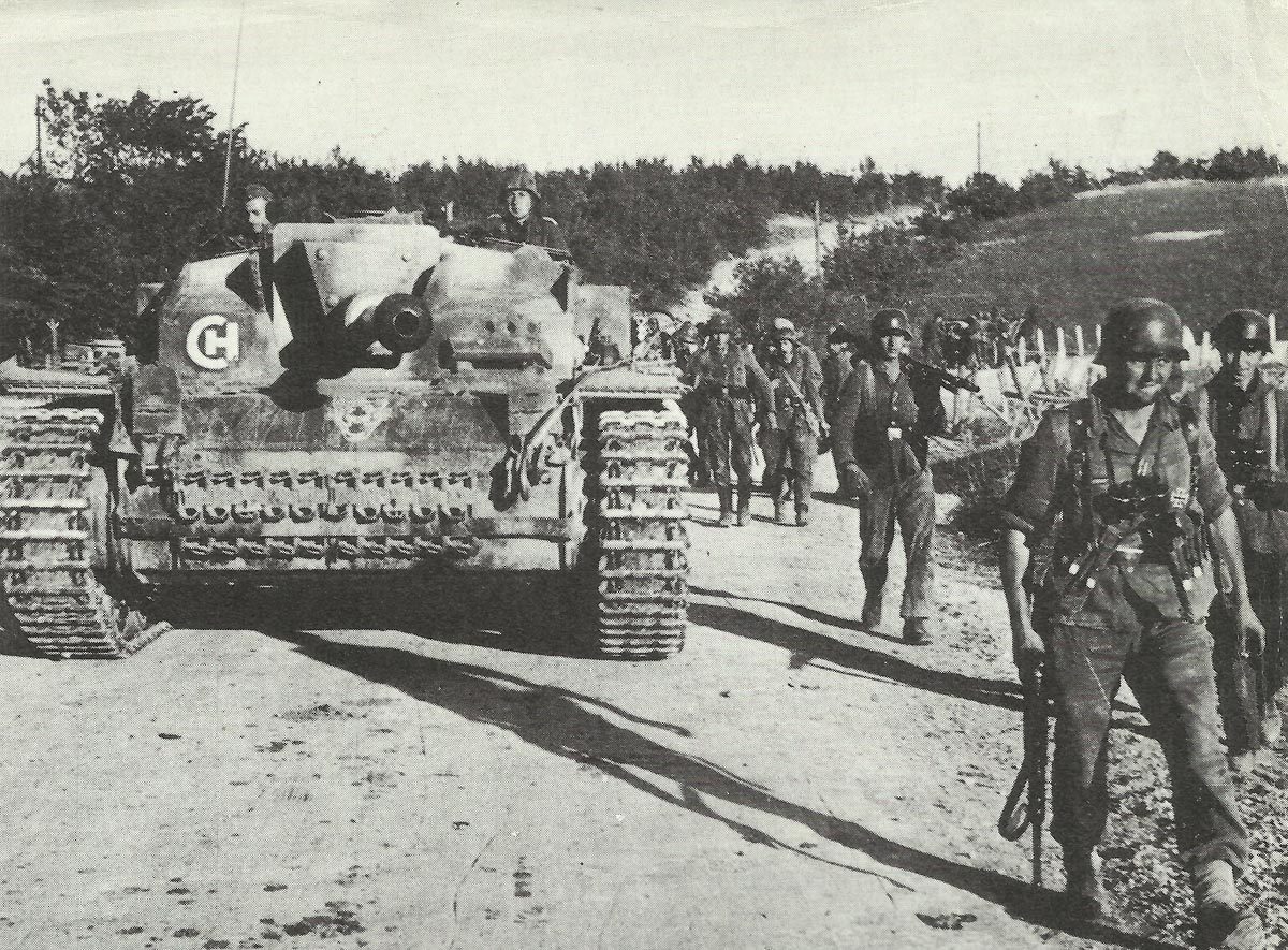 Diary August 22, 1942 18 assault gun StuG Ausf.F with Panzergrenadiers