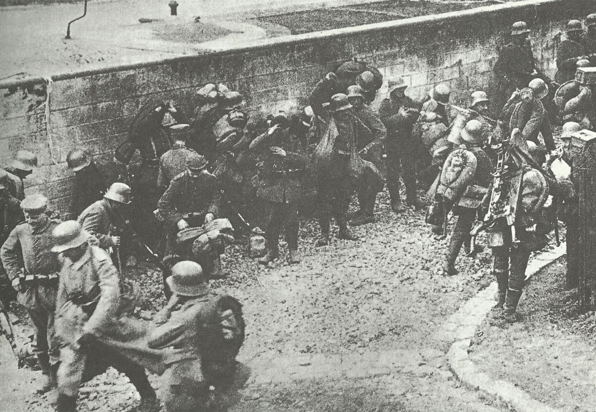 German soldiers before the counterattack at Cambrai
