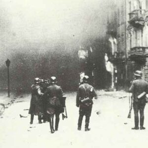 SS troops burn the Warsaw Ghetto