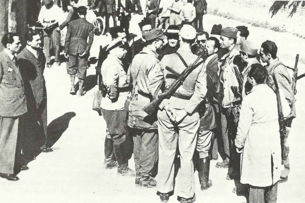 Italian partisans in 1944 with Beretta sub-machine guns