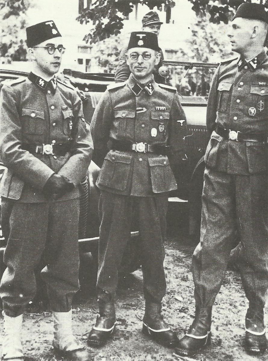Waffen-SS Uniforms 8 Officers of the SS military police of the Croatian Handschar Division