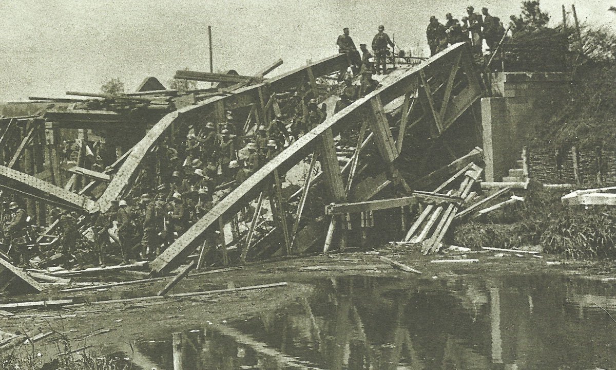 German troops cross the Marne