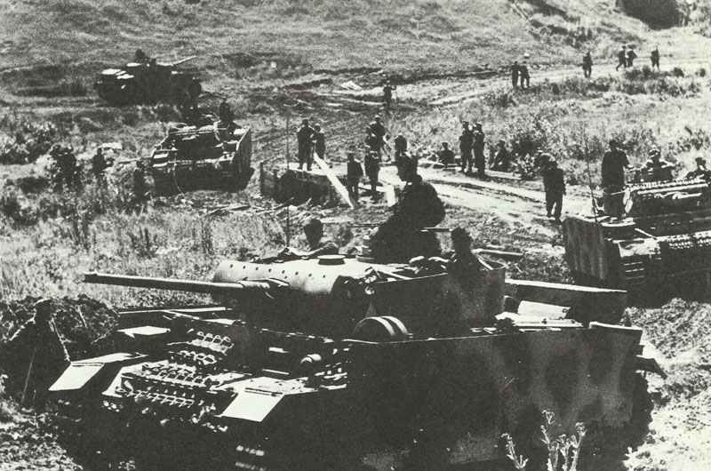 Deployment of a German tank unit with Panzer III