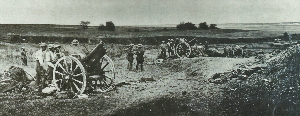 Australian battery of 4,5-inch field howitzers