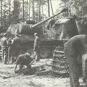Workshop of a German Panzer division with new Panther tanks