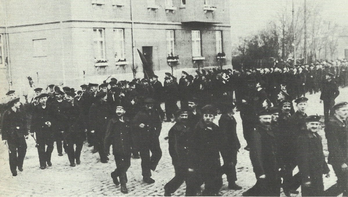 Demonstrating German sailors
