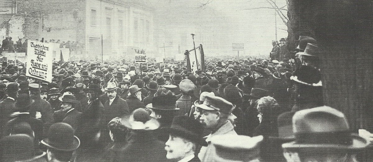 Diary December 29, 1918 16 Demonstration of the majority socialists for the German government