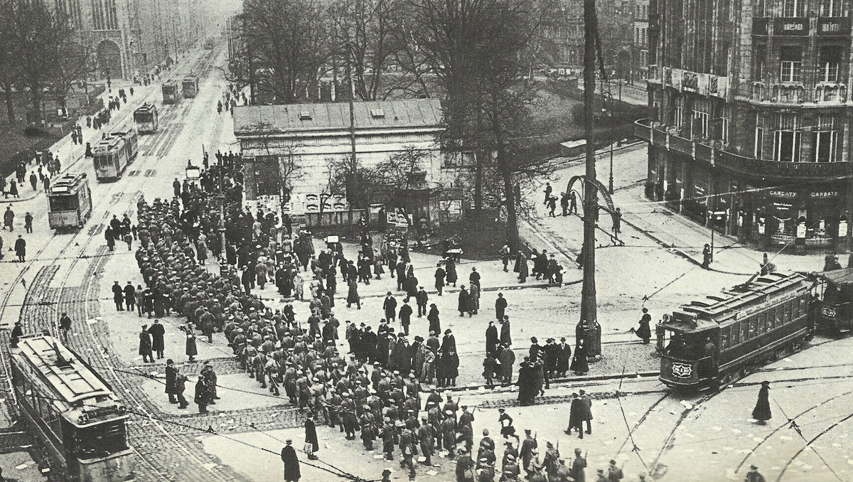 Diary January 11, 1919 8 Reichswehr troops marched across Potsdamer Platz in Berlin