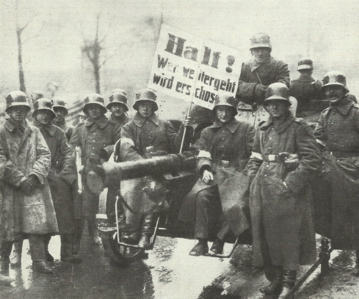 Diary January 8, 1919 20 Reichswehr troops in Berlin