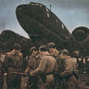 crew of a Fw 200 Condor in front of their plane